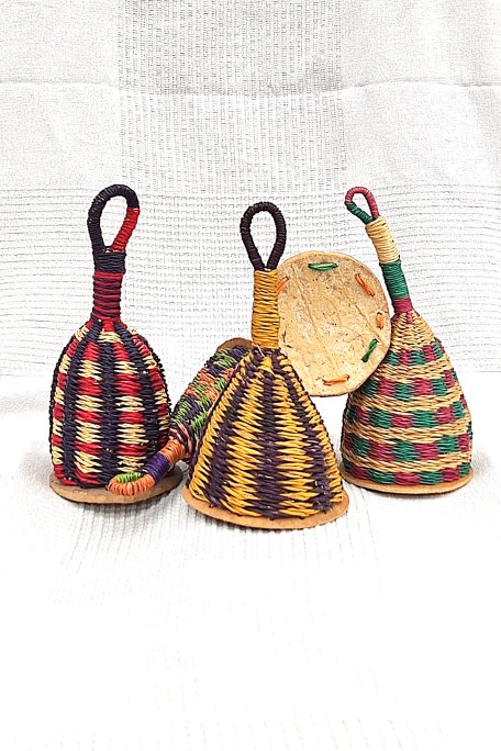 Hochet caxixi - Hochet tressé africain