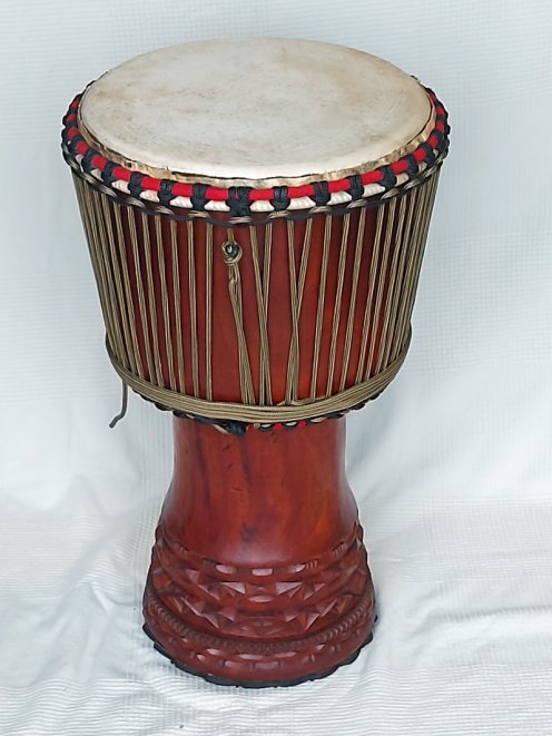 Djembé de Guinée en diala (acajou) - Djembe haut de gamme