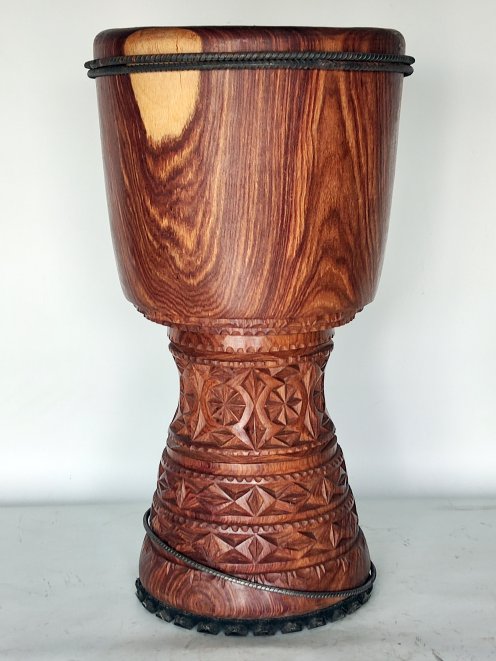 Fût de djembé de Guinée en guéni (bois de balafon) - Djembe haut de gamme