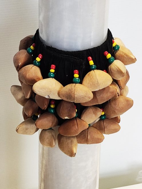 Hochet à graines africain - Bracelet hochet Kenari 4 rangs CRE21L