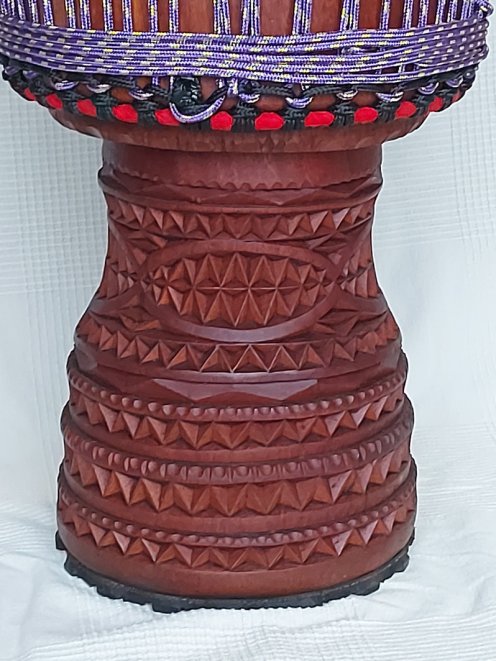 Djembé de Guinée en diala (acajou) - Djembe haut de gamme