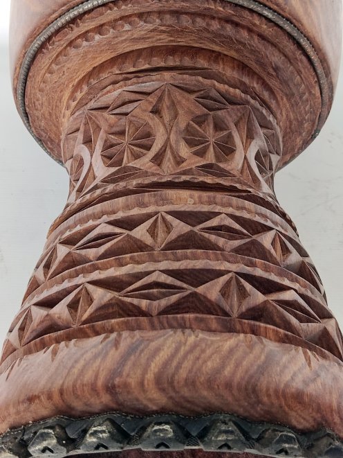 Fût de djembé de Guinée en guéni (bois de balafon) - Djembe haut de gamme