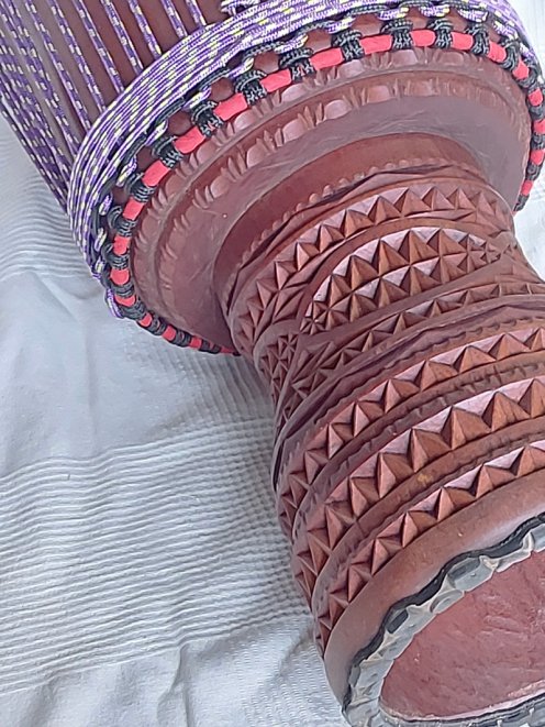 Djembé de Guinée en diala (acajou) - Djembe haut de gamme