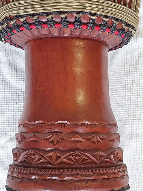 Djembé de Guinée en diala (acajou) - Djembe haut de gamme
