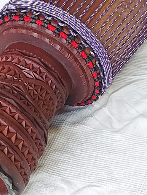 Djembé de Guinée en diala (acajou) - Djembe haut de gamme