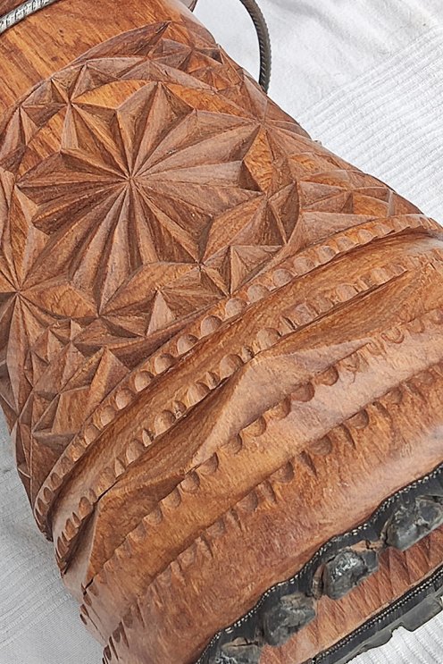 Fût de djembé de Guinée en guéni (bois de balafon) - Djembe haut de gamme