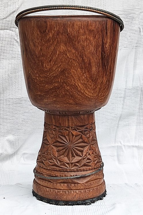 Fût de djembé de Guinée en guéni (bois de balafon) - Djembe haut de gamme