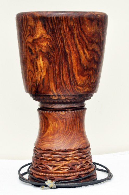 Fût de djembé de Guinée en guéni (bois de balafon) - Djembe haut de gamme