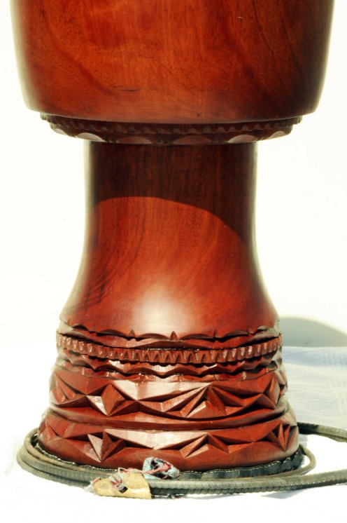 Fût de djembé de Guinée en diala (acajou) - Djembe haut de gamme