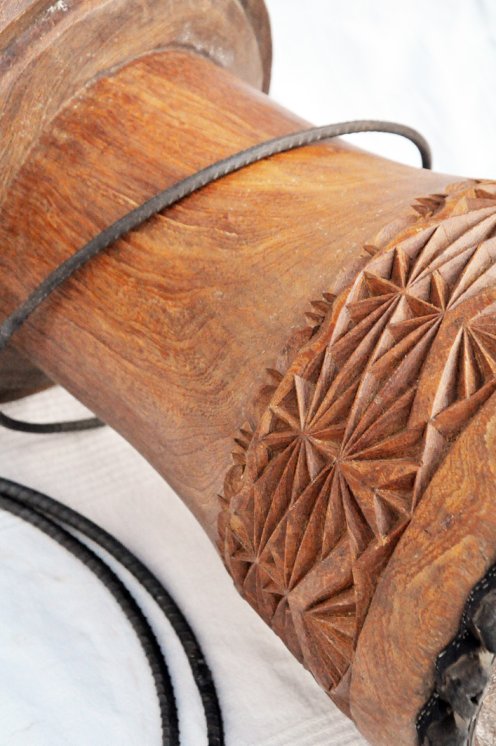 Fût de djembé de Guinée en dugura (dimb) - Djembe haut de gamme