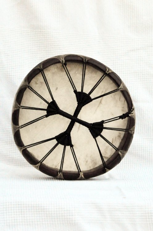 Tambour rituel chamanique (tambour de chamane) avec peau de cerf