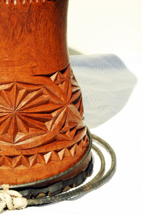 Fût de djembé de Guinée en dugura (dimb) - Djembe haut de gamme
