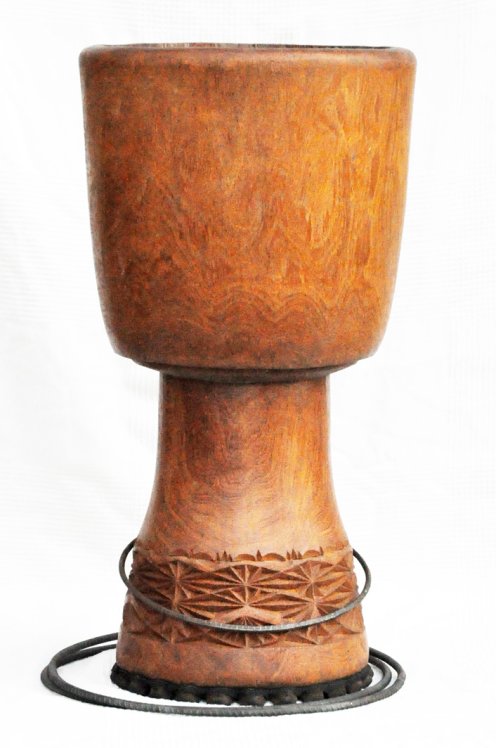 Fût de djembé de Guinée en dugura (dimb) - Djembe haut de gamme