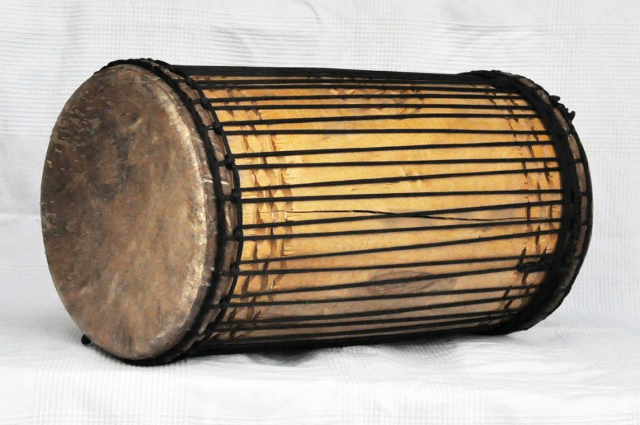 Dundun sangban montage traditionnel en melina - Tambour doumdoum de Guinée