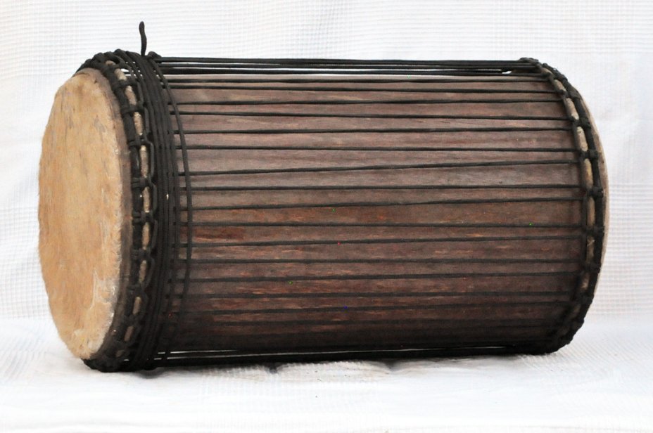 Dundun sangban 4 fers - Tambour dundun de Guinée en guéni