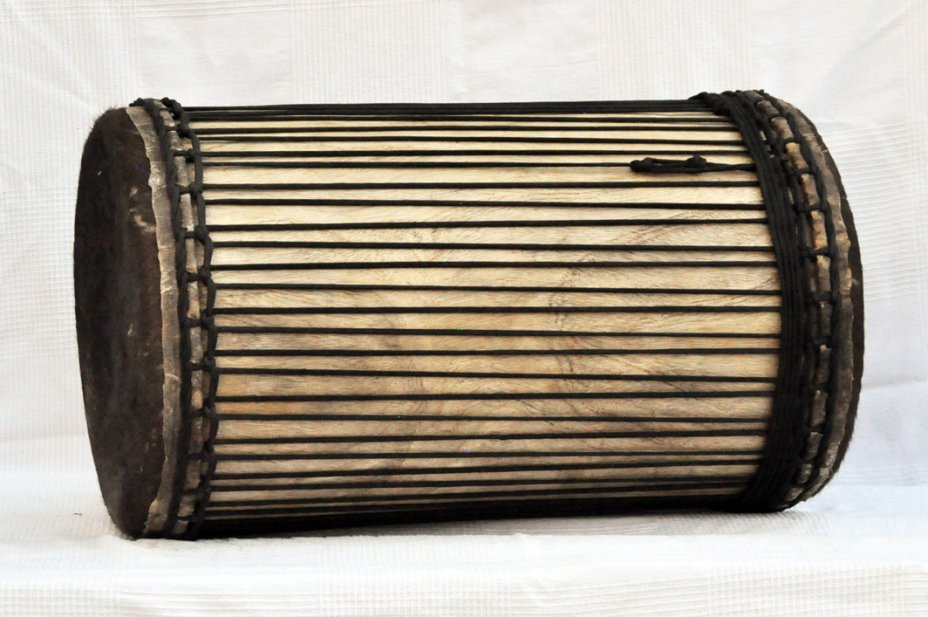 Dundun dundunba montage traditionnel en melina - Tambour doumdoum de Guinée