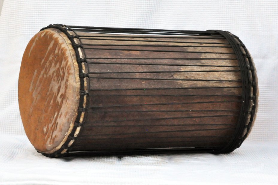 Dundun sangban 4 fers - Tambour dundun de Guinée en guéni