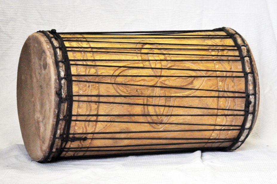 Dundun dundunba montage traditionnel en melina - Tambour doumdoum de Guinée