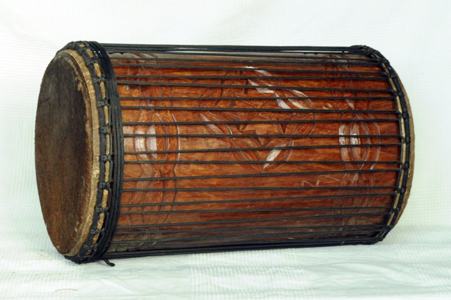 Dundun sangban 4 fers - Tambour dundun de Guinée en guéni
