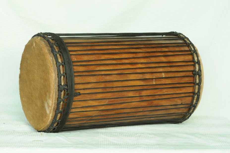Dundun sangban 4 fers - Tambour dundun de Guinée en guéni