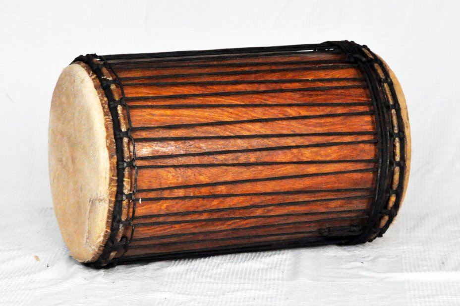 Dundun sangban 4 fers - Tambour dundun de Guinée en guéni