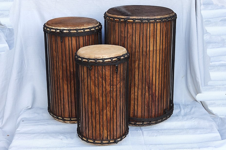 Set de dununs de Guinée en guéni (bois de balafon)