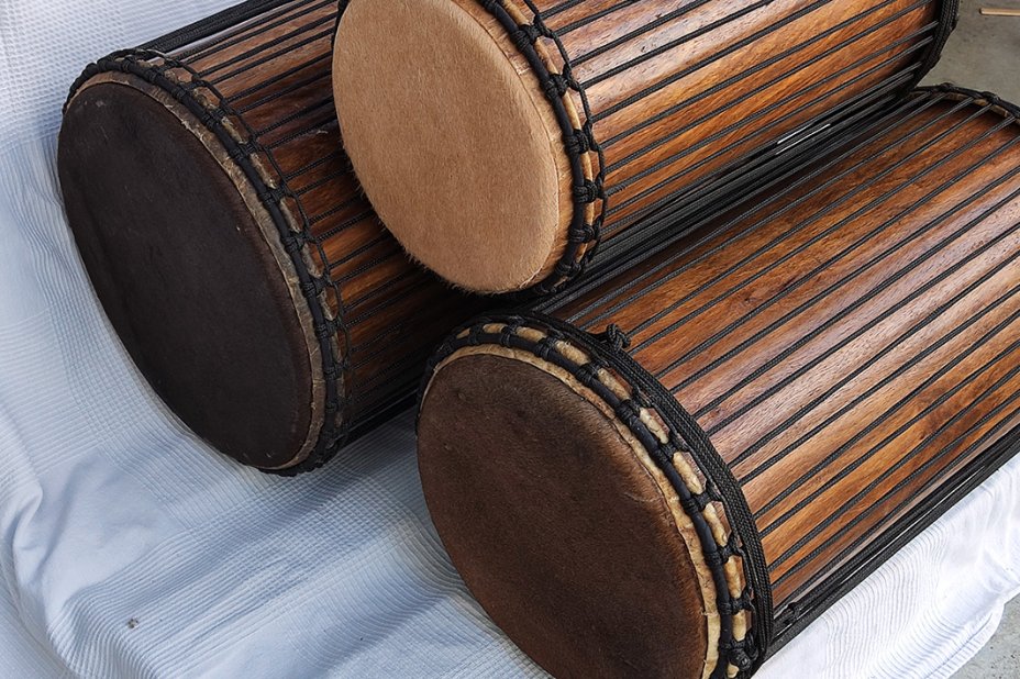 Set de dununs de Guinée en guéni (bois de balafon)