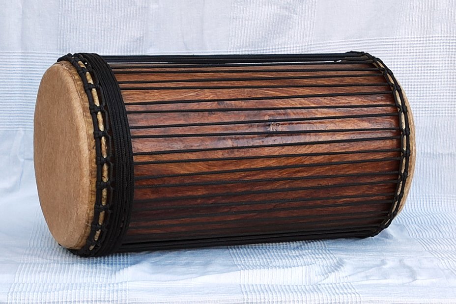 Dundun sangban 4 fers - Tambour dundun de Guinée en guéni