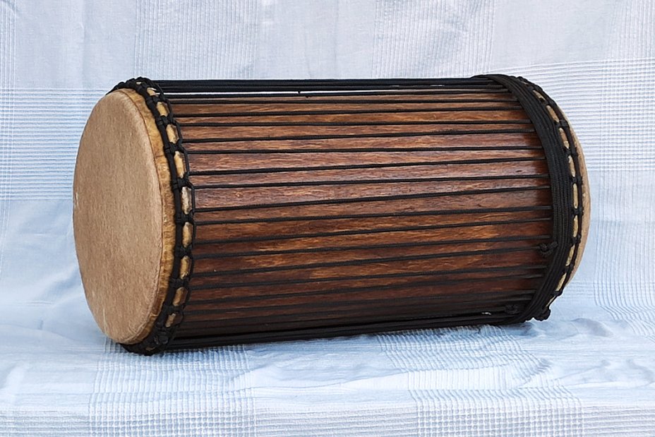Dundun sangban 4 fers - Tambour dundun de Guinée en guéni