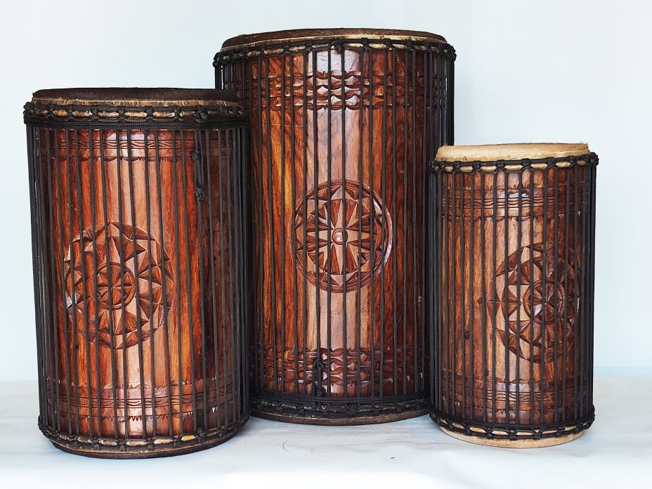 Ensemble de tambours basses dunun - Set de doundouns de Guinée