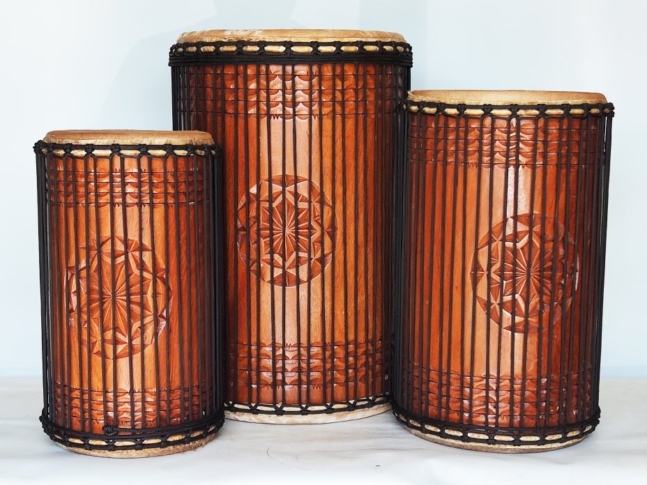 Ensemble de tambours basses dunun - Set de doundouns de Guinée