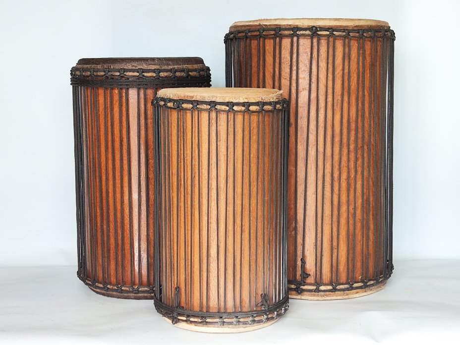Ensemble de tambours basses dunun - Set de doundouns de Guinée