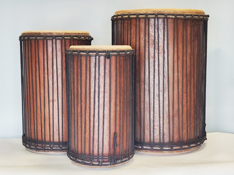 Ensemble de tambours basses dunun - Set de doundouns de Guinée