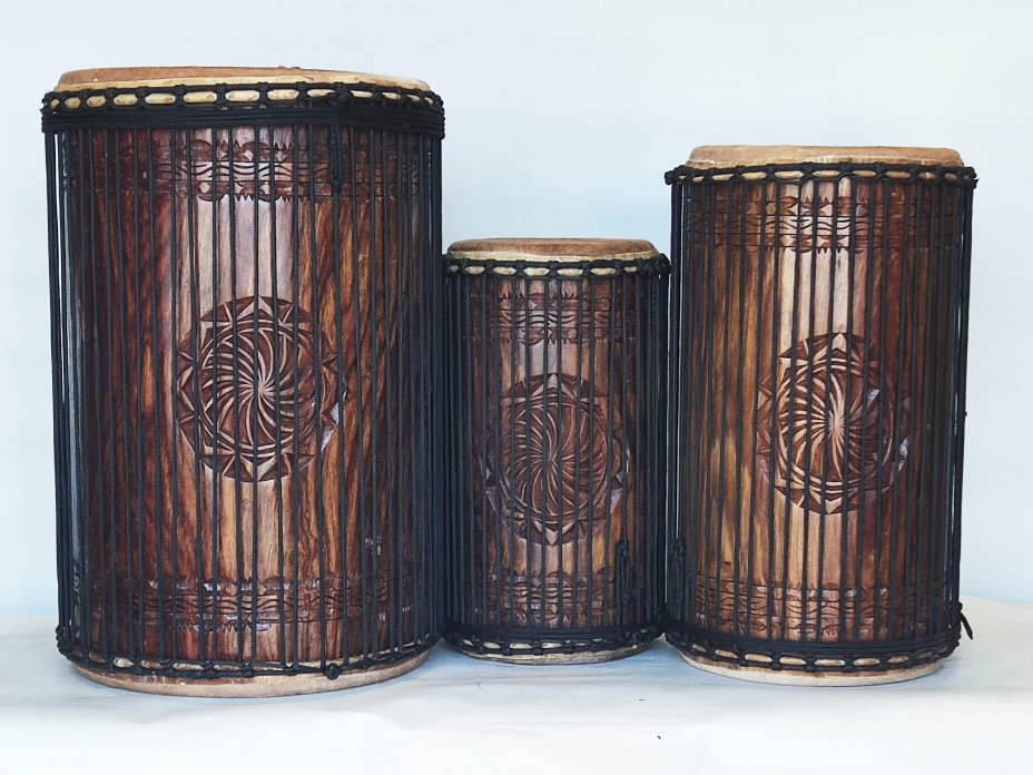 Ensemble de tambours basses dunun - Set de doundouns de Guinée