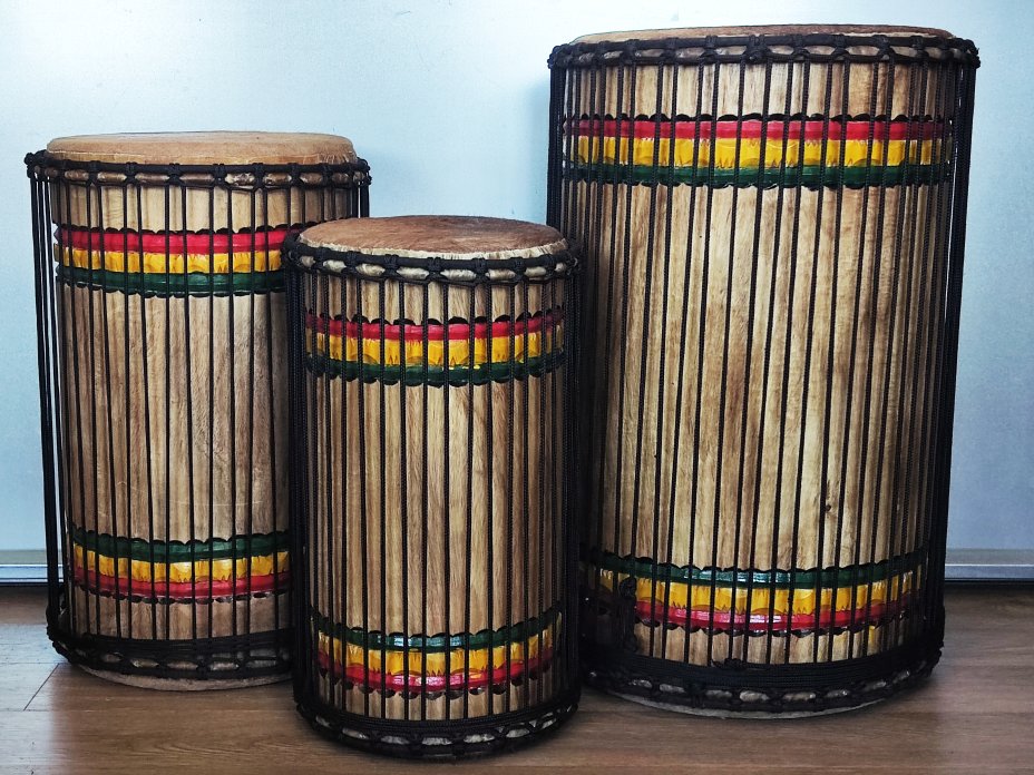 Ensemble de tambours basses dunun - Set de doundouns de Guinée