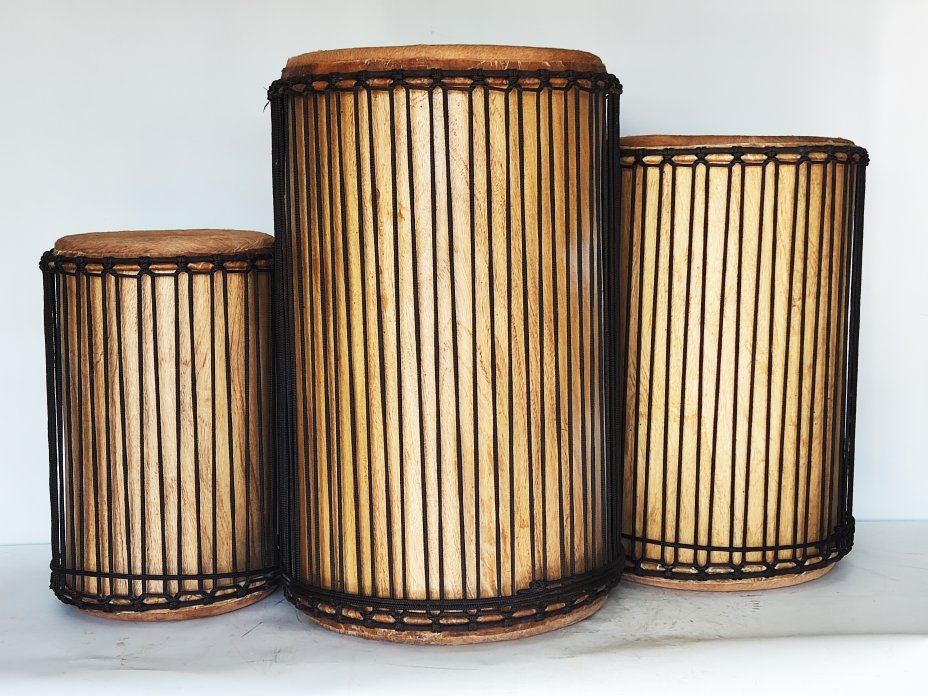Ensemble de tambours basses dunun - Set de doundouns de Guinée