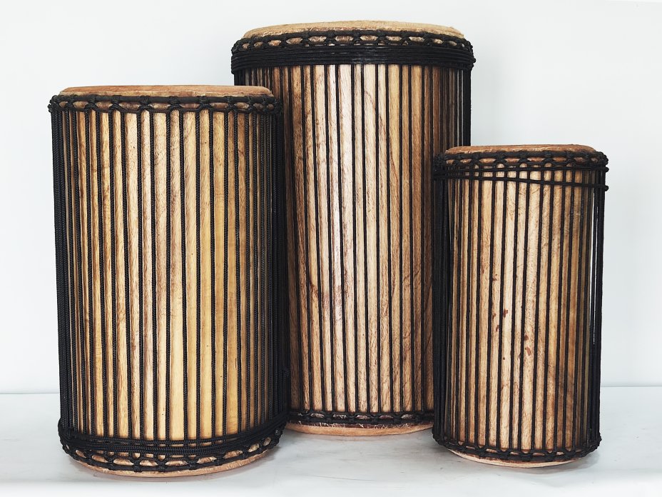Ensemble de tambours basses dunun - Set de doundouns de Guinée