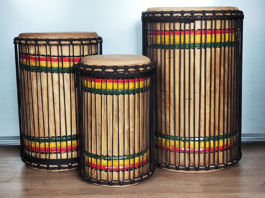 Ensemble de tambours basses dunun - Set de doundouns de Guinée