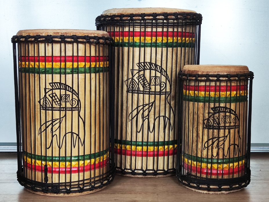 Ensemble de tambours basses dunun - Set de doundouns de Guinée