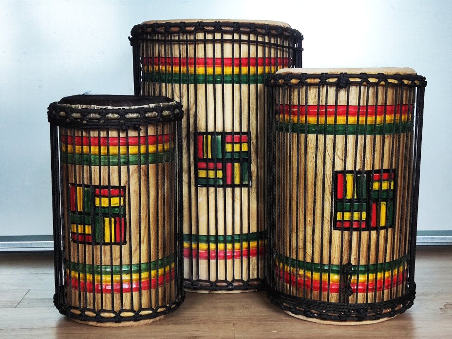 Ensemble de tambours basses dunun - Set de doundouns de Guinée