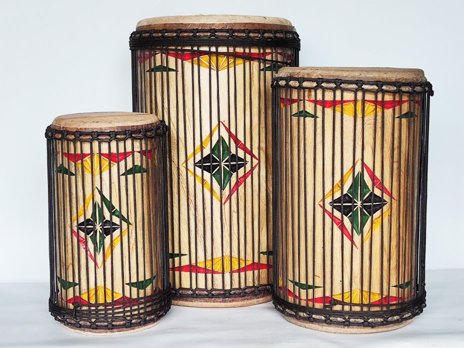 Ensemble de tambours basses dunun - Set de doundouns de Guinée