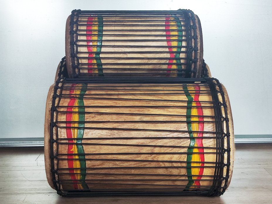Ensemble de tambours basses dunun - Set de doundouns de Guinée