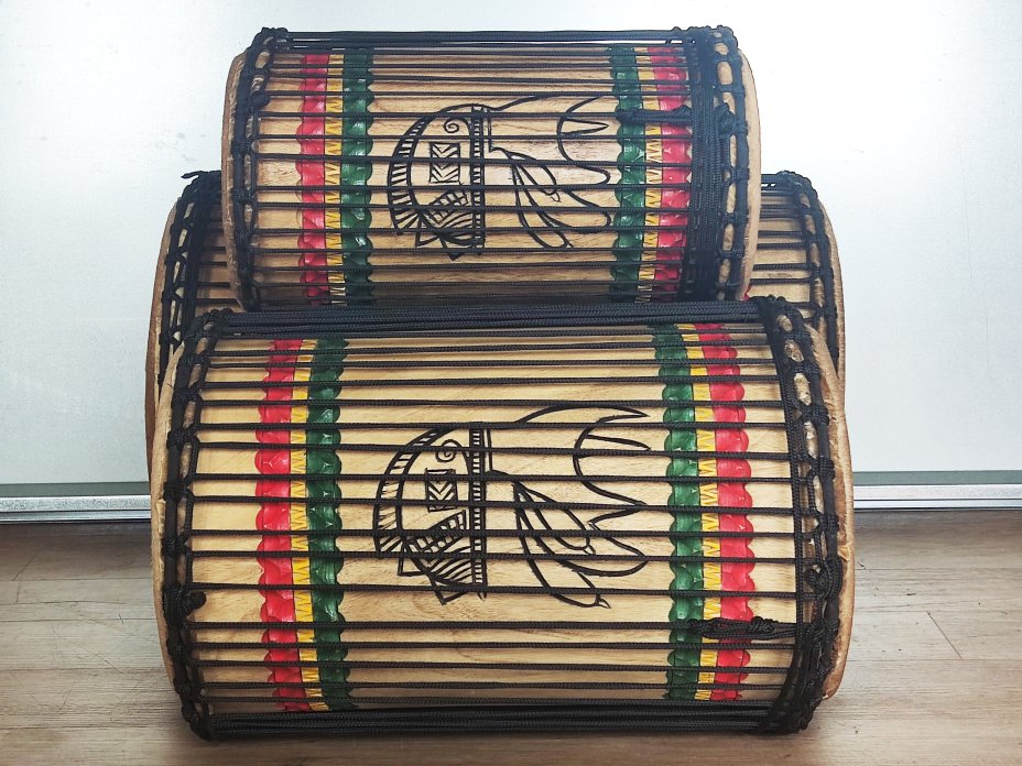 Ensemble de tambours basses dunun - Set de doundouns de Guinée