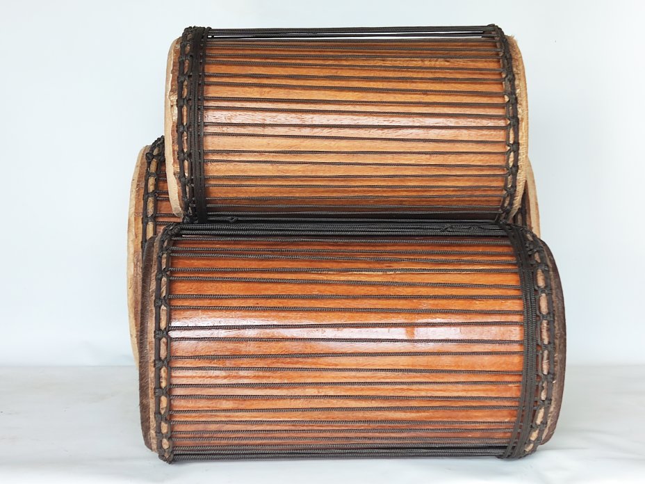 Ensemble de tambours basses dunun - Set de doundouns de Guinée