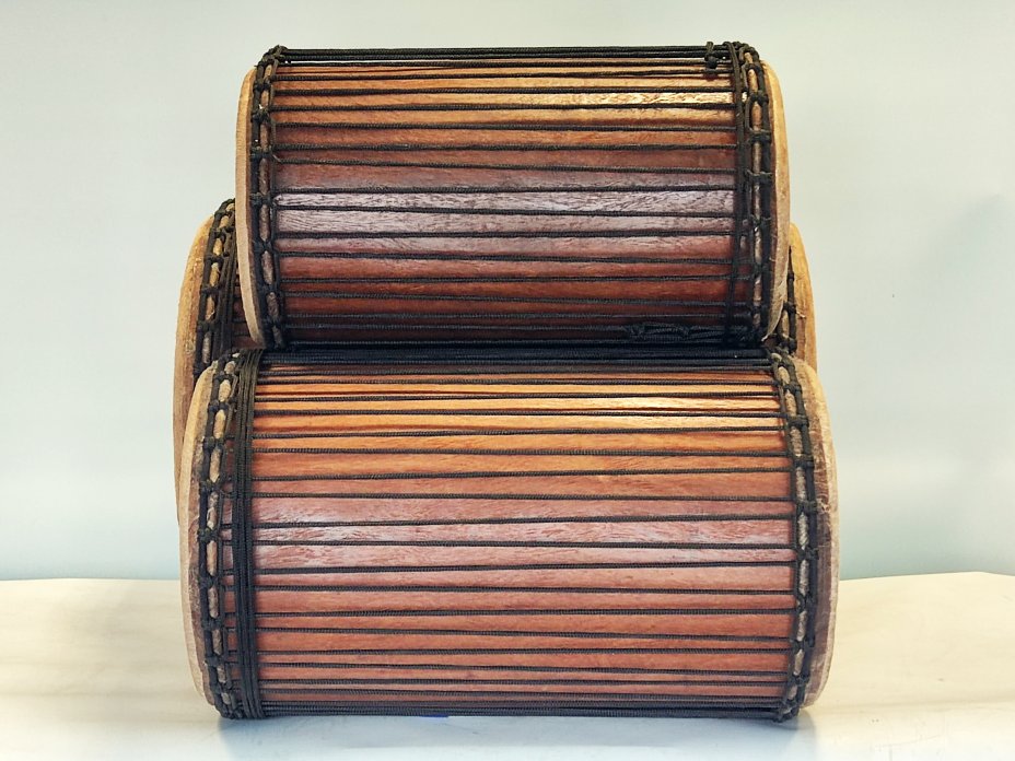 Ensemble de tambours basses dunun - Set de doundouns de Guinée
