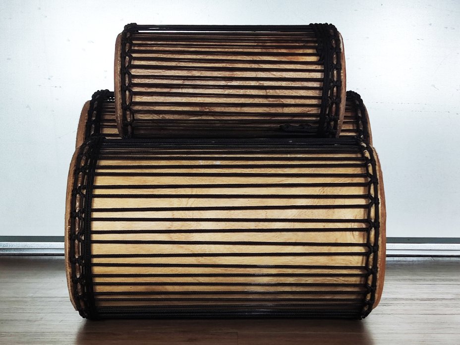Ensemble de tambours basses dunun - Set de doundouns de Guinée