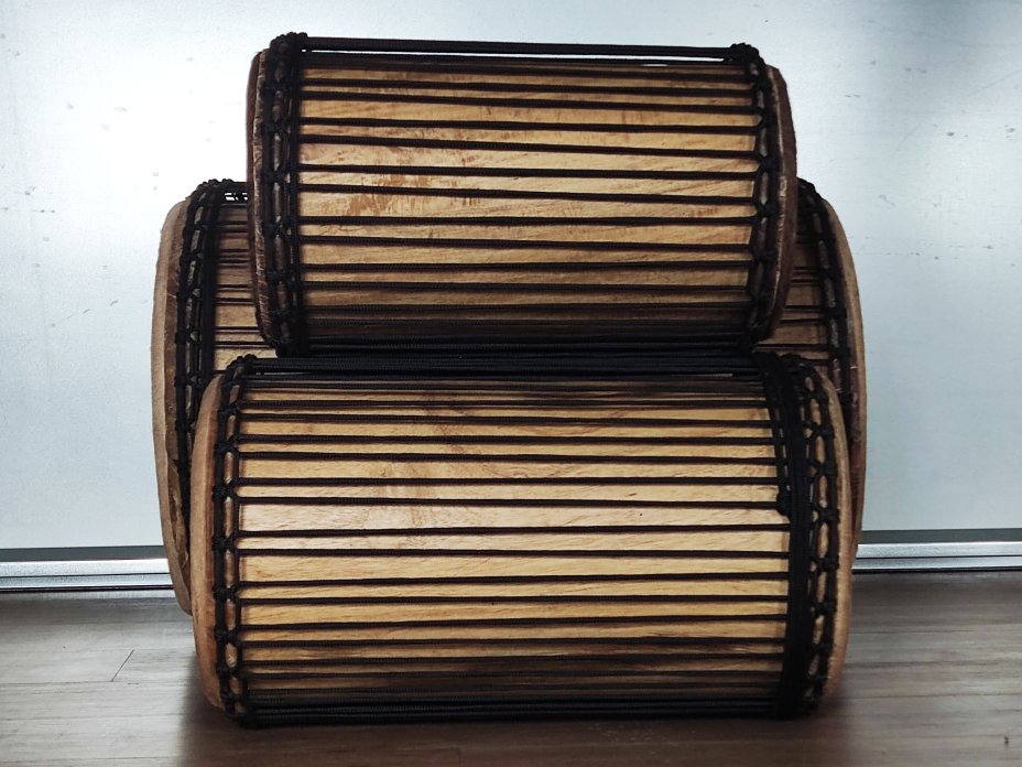 Ensemble de tambours basses dunun - Set de doundouns de Guinée