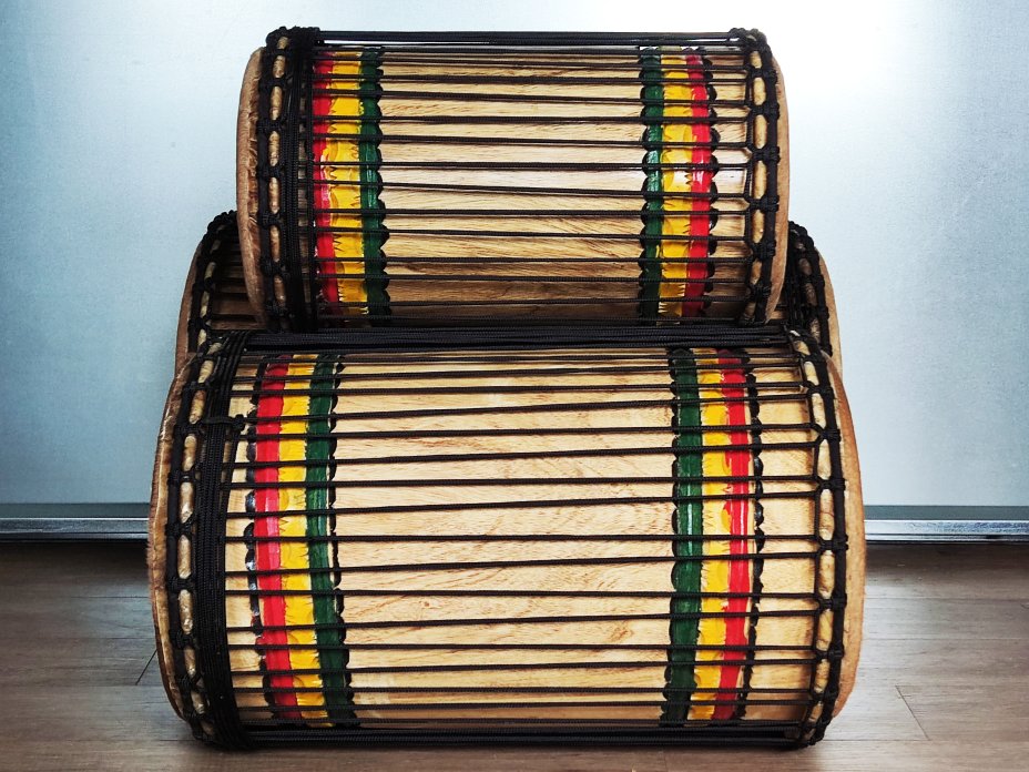 Ensemble de tambours basses dunun - Set de doundouns de Guinée