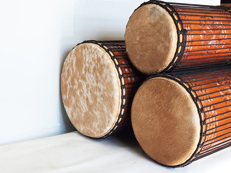 Ensemble de tambours basses dunun - Set de doundouns de Guinée