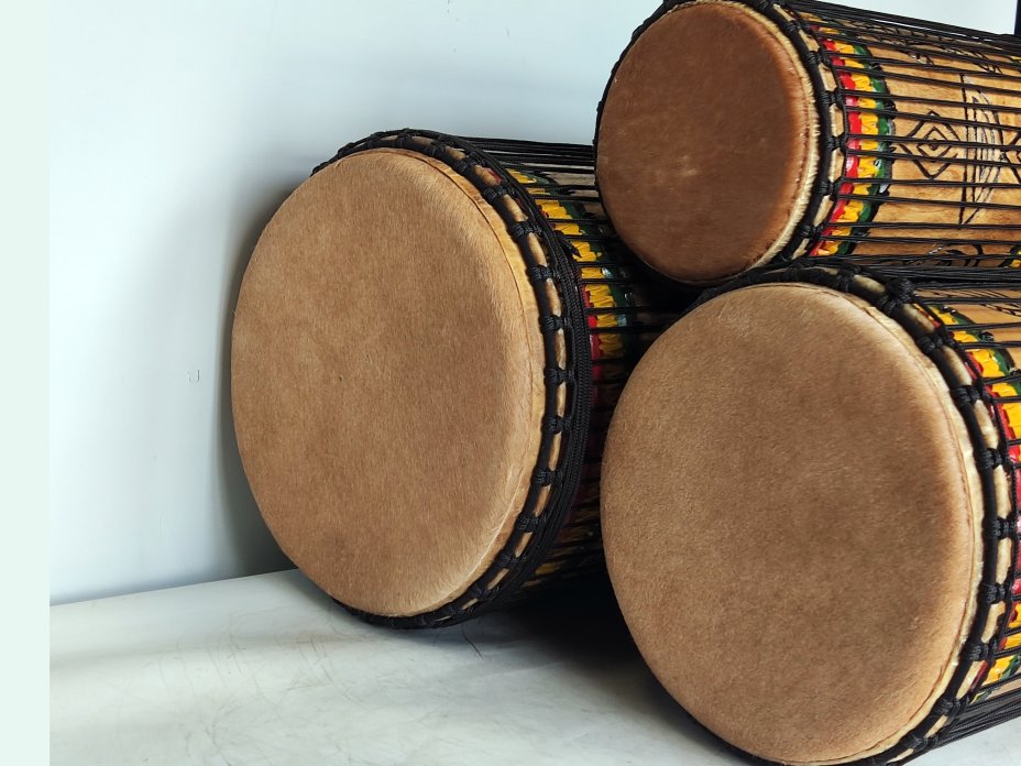 Ensemble de tambours basses dunun - Set de doundouns de Guinée